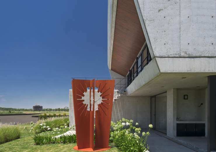 RAY kültéri szobor