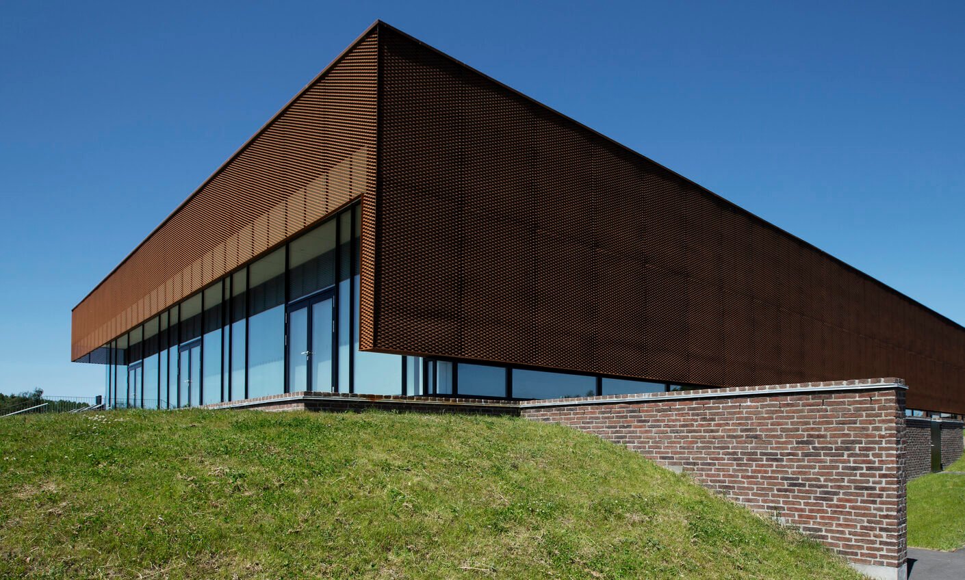 stilingas corten fasadas